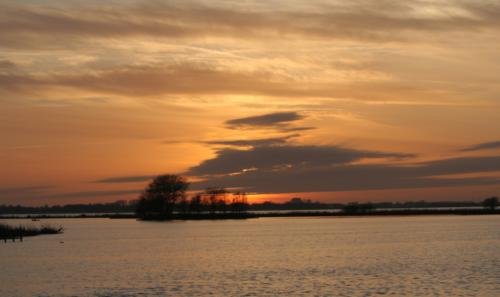 Zonsondergang bij het Sneekermeer Friesland  | Foto: Hetty van Mierlo www.hettyseventfotografie.weebly.com